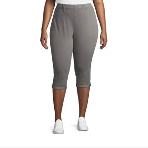 TERRA SKY NWT Plus SZ 5X(32W-34W)  Gray Stretch jeggings Legging Capri pants
